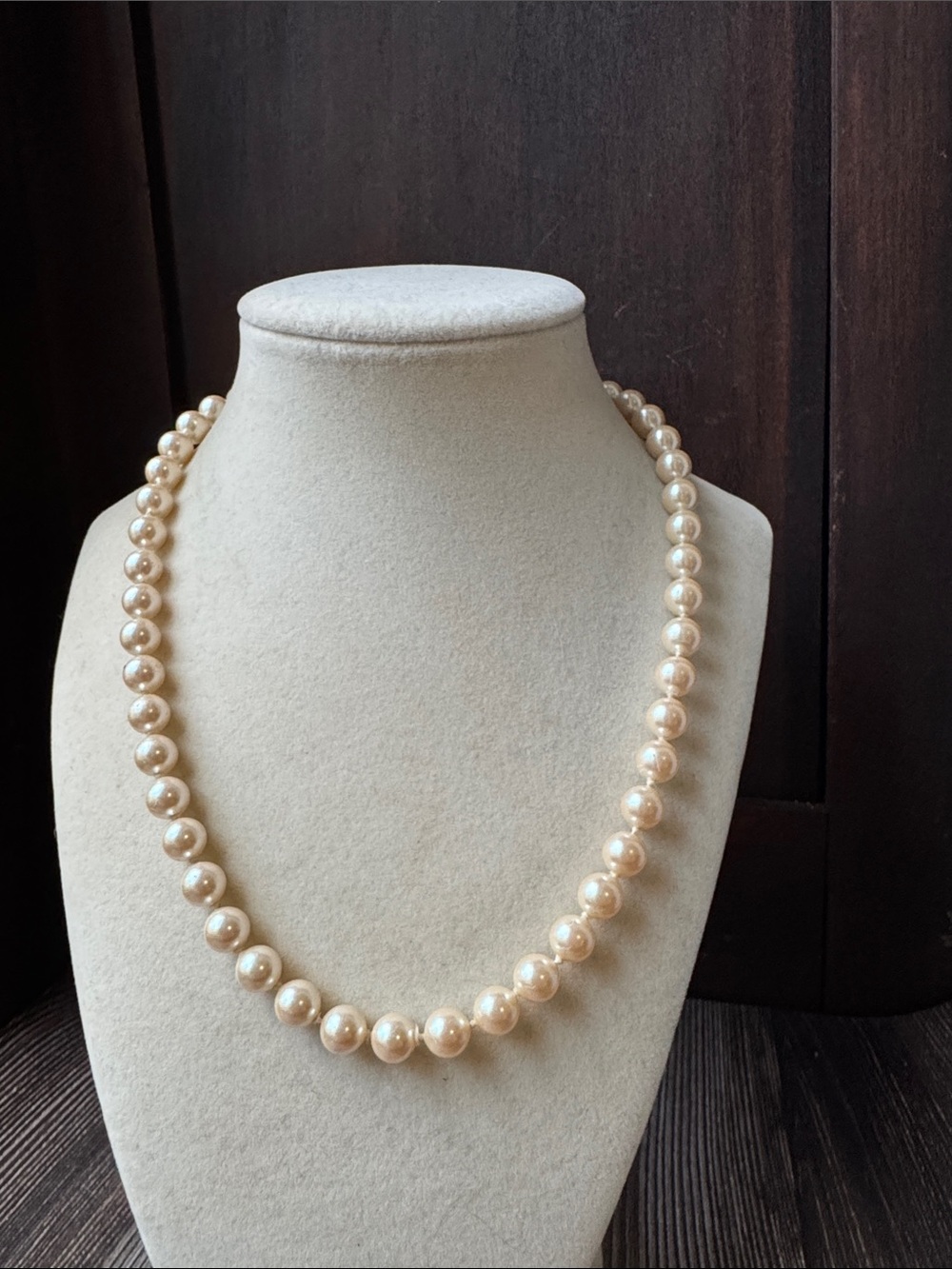 Vintage Monet Classic Pearl Strand Necklace - Cream Pearls-